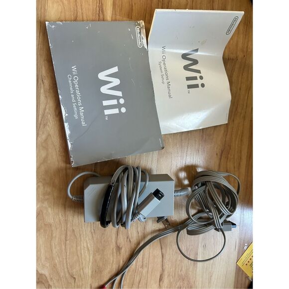 Old Skool Replacement AC Wall Adapter Power Supply for Nintendo Wii manual and c - Picture 1 of 6